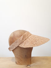 Lataa kuva Galleria-katseluun, Laila -aurinkolippa